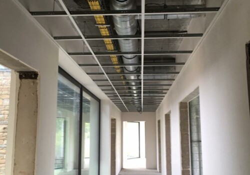 Trageco – Réalisation d’un faux plafond  dalles 60/60